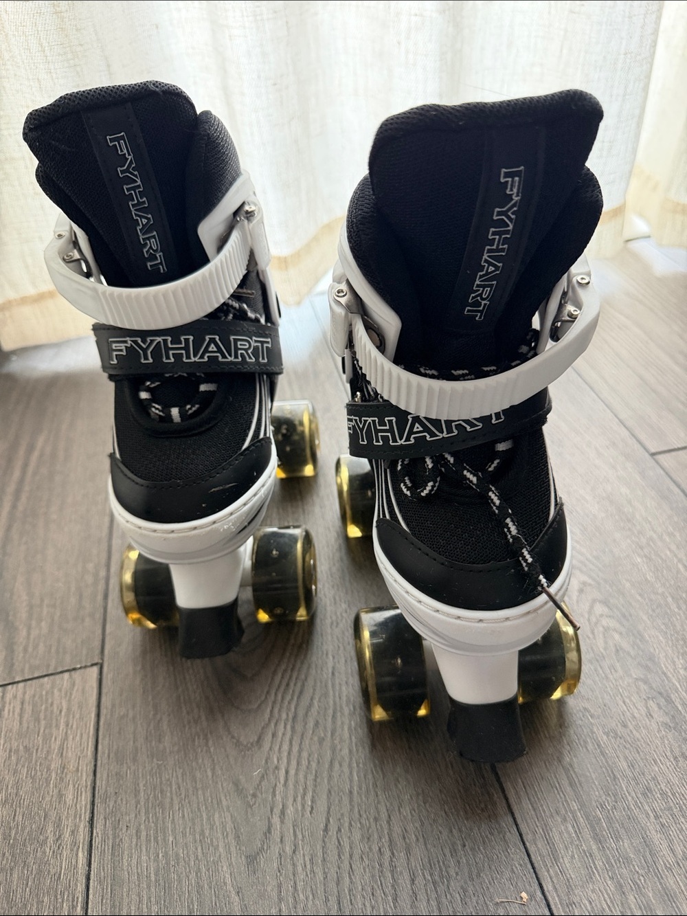FYHART Black & White Adjustable Quad Roller Skates Size 10C-13C